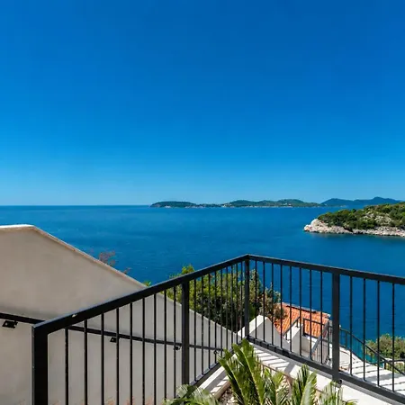 Azure Horizon L & G Daire *